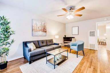 Main picture of 6218 Gehring St