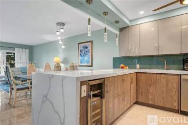 Main picture of 2751 N Palm Aire Dr
