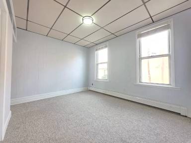 Main picture of 8 Lincoln Ave