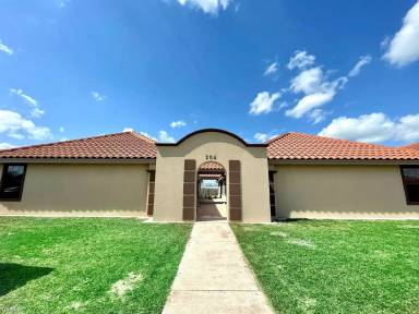 Main picture of 207 S Ridge Ln