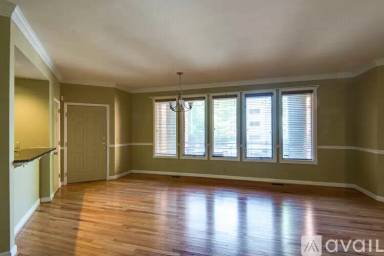 Main picture of 2110 Portland Ave