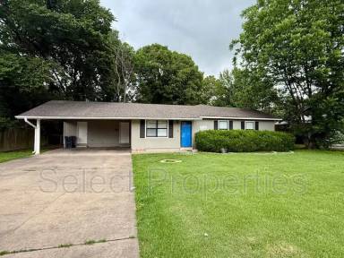 Main picture of 1116 W Nettleton Ave
