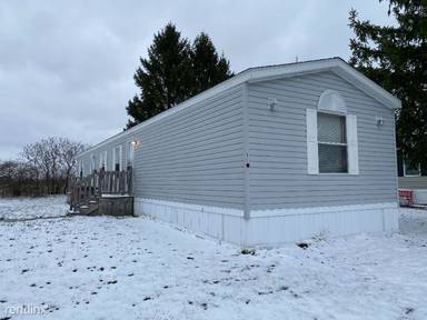 Main picture of Lake Pointe Apartments