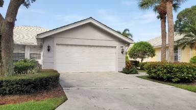 Main picture of 305 Brier Cir