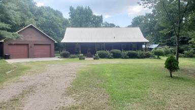Main picture of 449 Montrose Rd