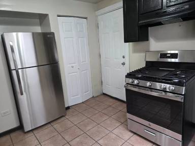 Main picture of 6329 S Loomis Blvd