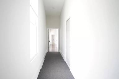 Main picture of 421-423 East 7th Street - 2