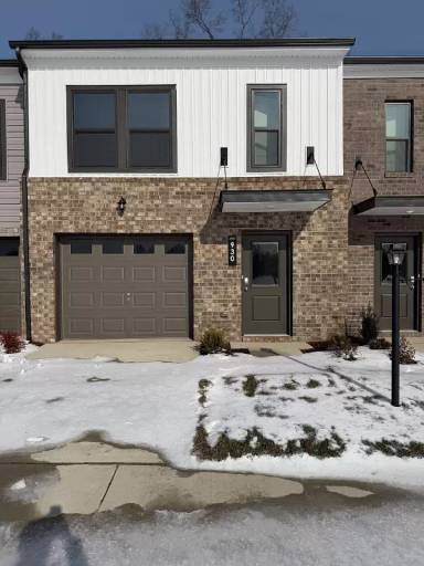 Main picture of 930 Encore Autumn Ln