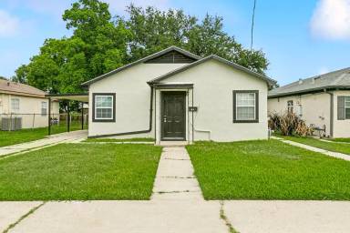 Main picture of 1005 Isbell St