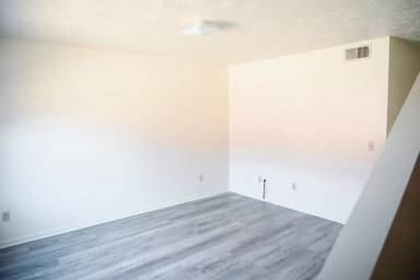 Main picture of Collegiate Heights