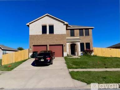 Main picture of 5308 Milky Way Ave