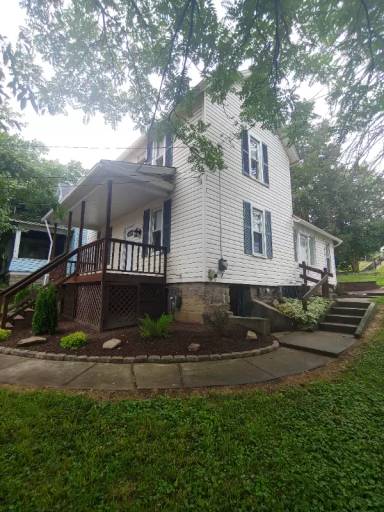 Main picture of 228 Morton Ave