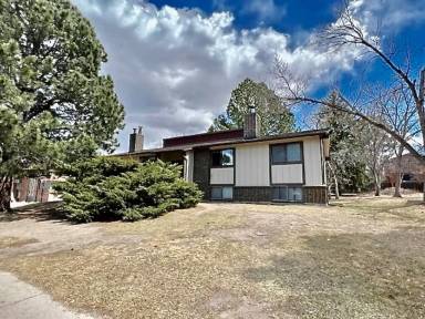 Main picture of 6455 Yvonne Way