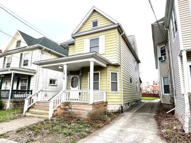 Main picture of 1019 W 7th St