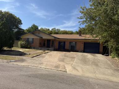 Main picture of 1007 Goode Dr