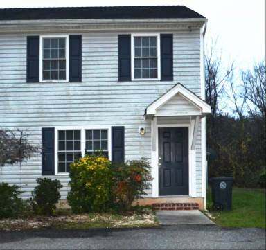 Main picture of 425 Three Creeks Ct
