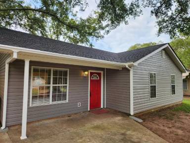 Main picture of 1314 Lucky St