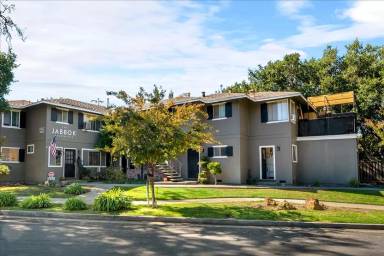 Main picture of 135 Carlton Ave