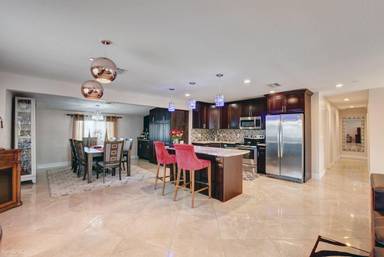 Main picture of 1371 Woodcrest Rd W