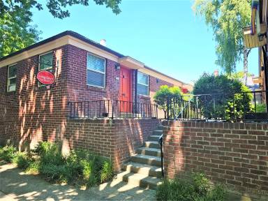 Main picture of 2049 NW Irving St
