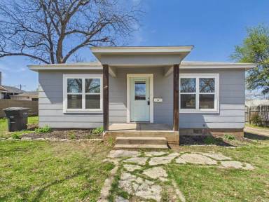 Main picture of 108 S Olive St