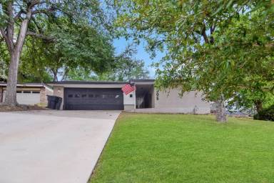 Main picture of 4005 Trailwood Dr