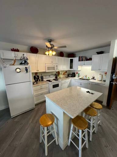 Main picture of 315 Park Lake Blvd