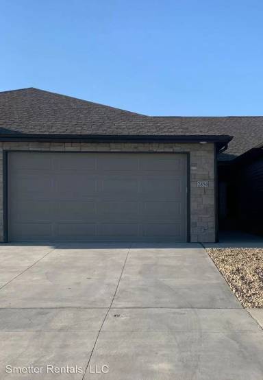 Main picture of 2850 Kings Corner Dr