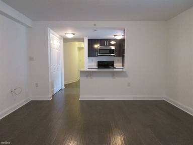 Main picture of 457 Centre St
