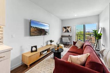 Main picture of 639 N Fairfax Ave
