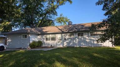 Main picture of 7408 E 109th St