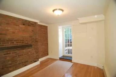 Main picture of 118 E 7th St