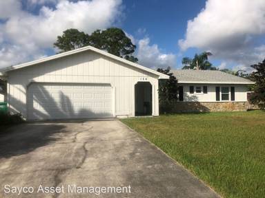 Main picture of 134 SE Whitmore Dr