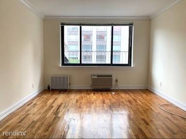 Main picture of 1661 York Ave