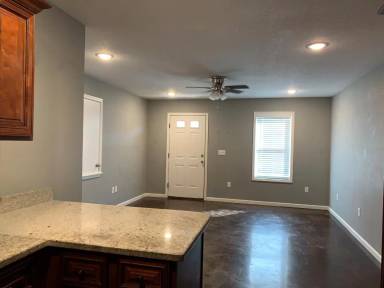 Main picture of 207 S Holman St