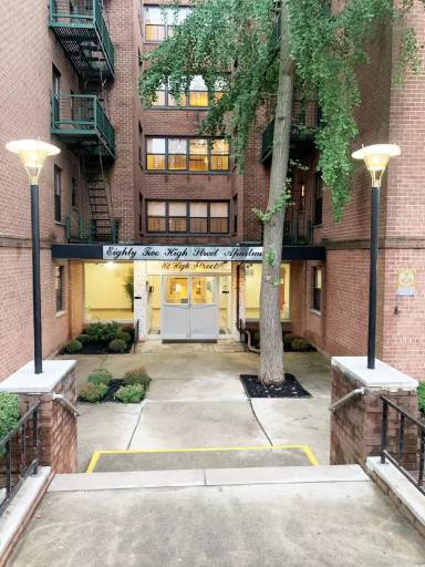 Main picture of Martin Manor