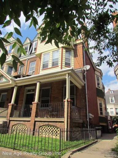 Main picture of 1127 S 46th St