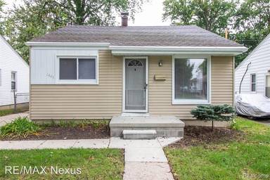 Main picture of 1445 N Custer Ave