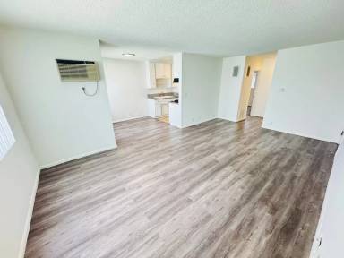 Main picture of 714 N West Knoll Dr