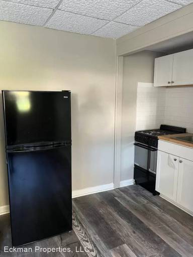 Main picture of 1031 N Limestone