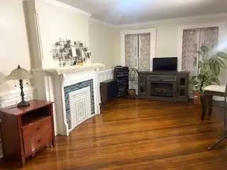 Main picture of 545 Decatur St