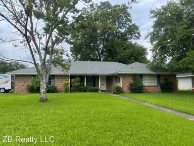 Main picture of 607 Sweetbriar Dr