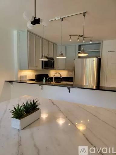Main picture of Carlyle Heights Condominiums