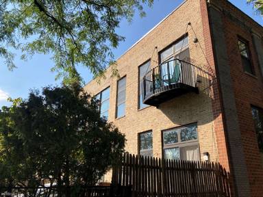 Main picture of 612 N Oakley Blvd