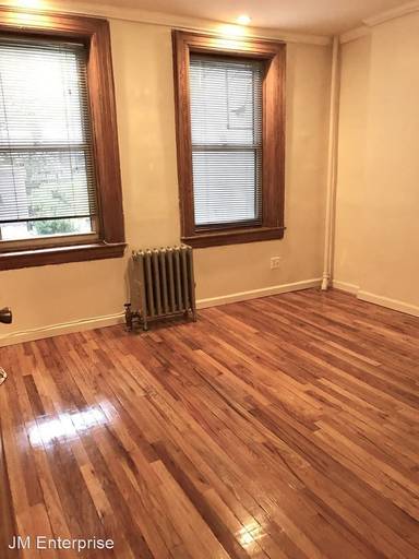 Main picture of 120 Bainbridge St
