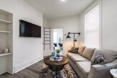 Main picture of 4913 Yew Street