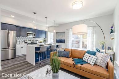 Main picture of 976 Monroe Ave