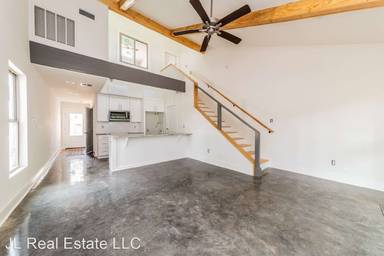 Main picture of 102 Oak Plains Aly