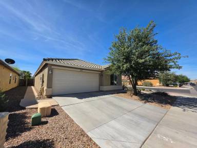 Main picture of 40397 W Sanders Way