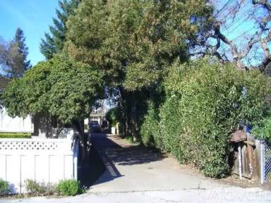Main picture of 167 Amherst Ave